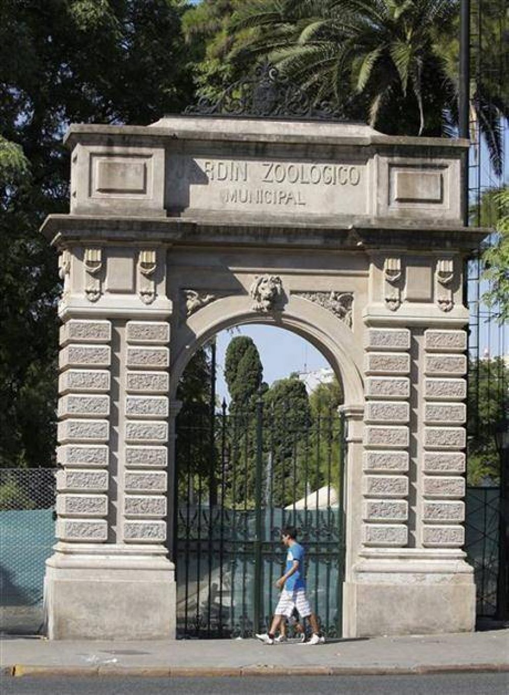 El acceso principal al Zoo recupera su antigua imagen