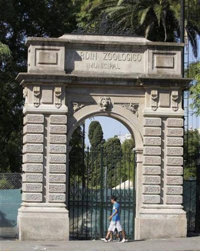 El acceso principal al Zoo recupera su antigua imagen