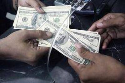 Gobernadores y empresarios respaldaron las medidas cambiarias