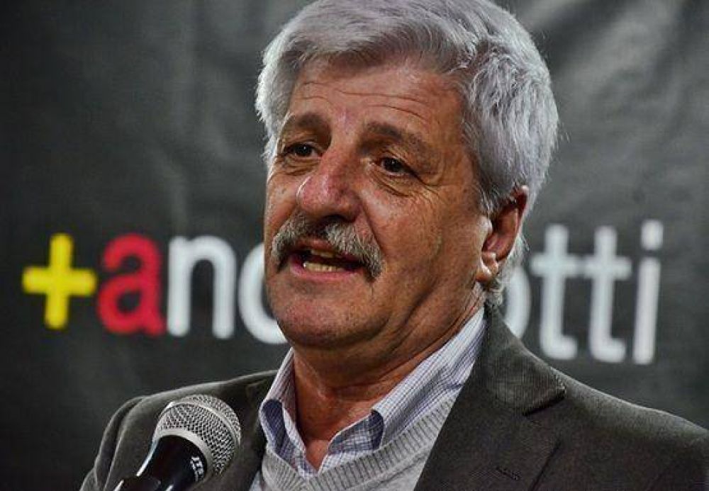 Luis Andreotti dijo que Scioli "deber�a pedir disculpas"