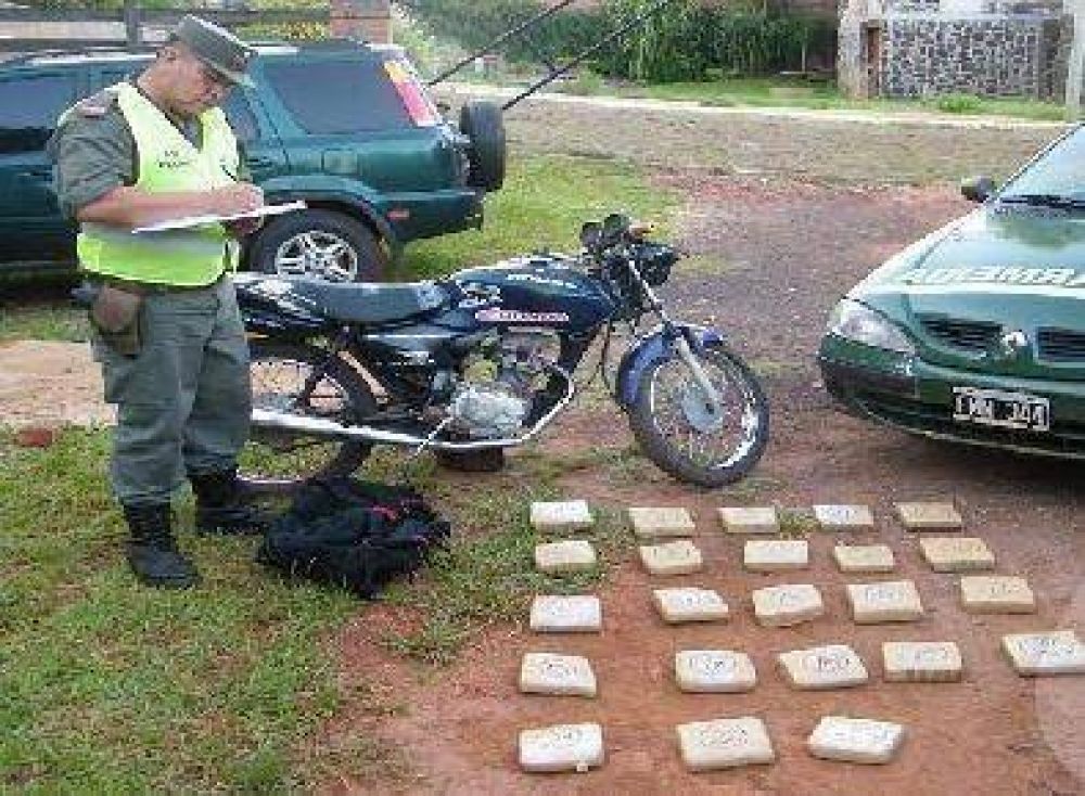 Secuestraron m�s de 18 kilos de marihuana ocultos en un bolso 