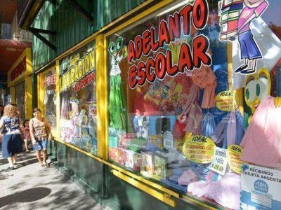Los uniformes y guardapolvos para la escuela costar�n desde el 20% m�s que el a�o pasado