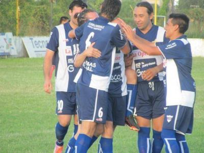  El Lobo debut� con un triunfo ante Pilar Unidos