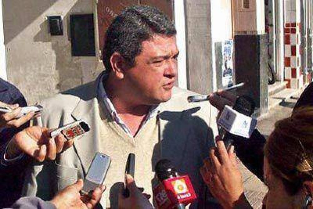 El "gustavismo" sali� en defensa del "jefe" tras la acusaci�n de Salom