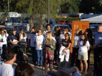 �lvarez Rodr�guez: �Hay que ir por una sociedad de iguales. Viva la paz�