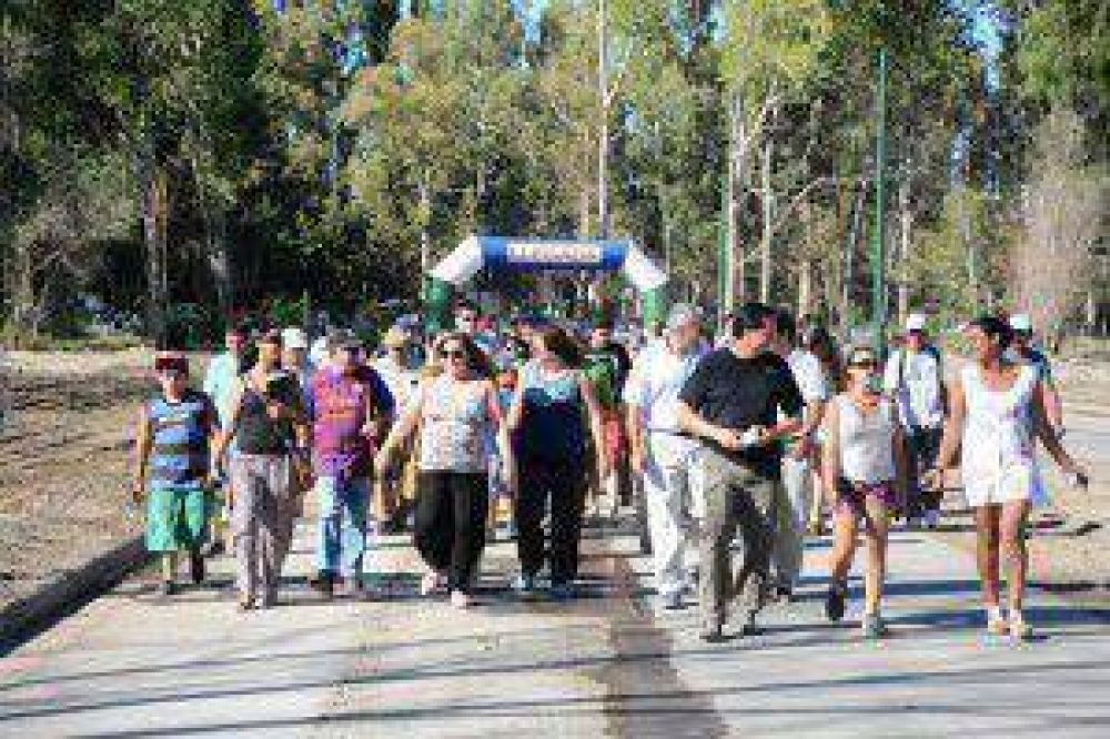Plottier inaugur� su propio paseo de la costa 