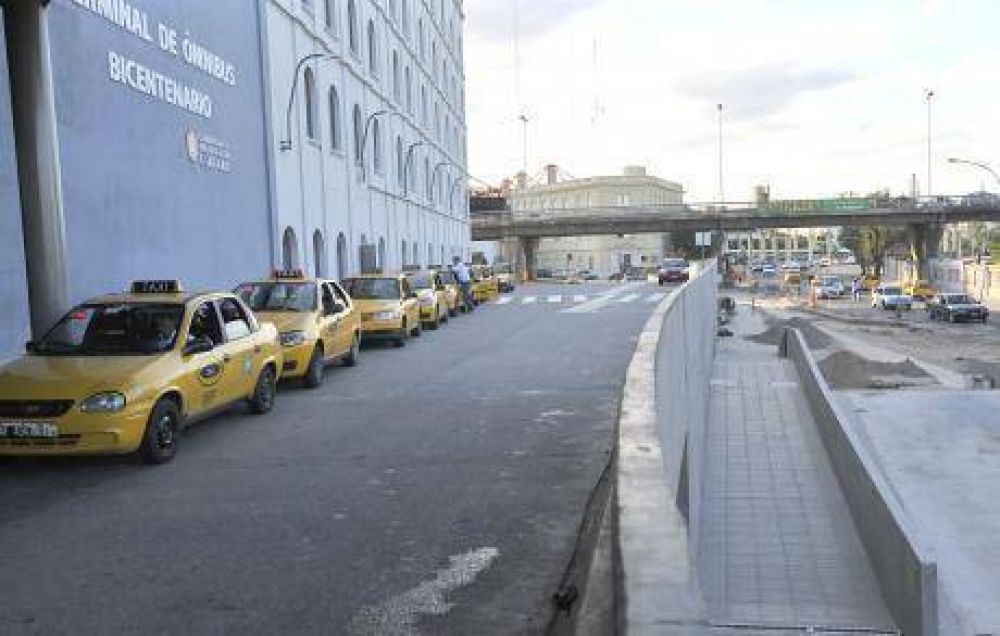 Investigan si hay un atacante de mujeres taxistas