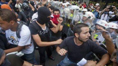 Al menos 143 detenidos en la protesta contra la organizaci�n del Mundial