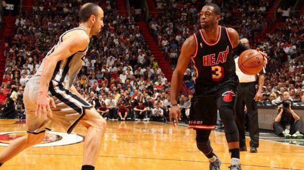 Los Heat vencieron a los Spurs en un duelo de candidatos al t�tulo
