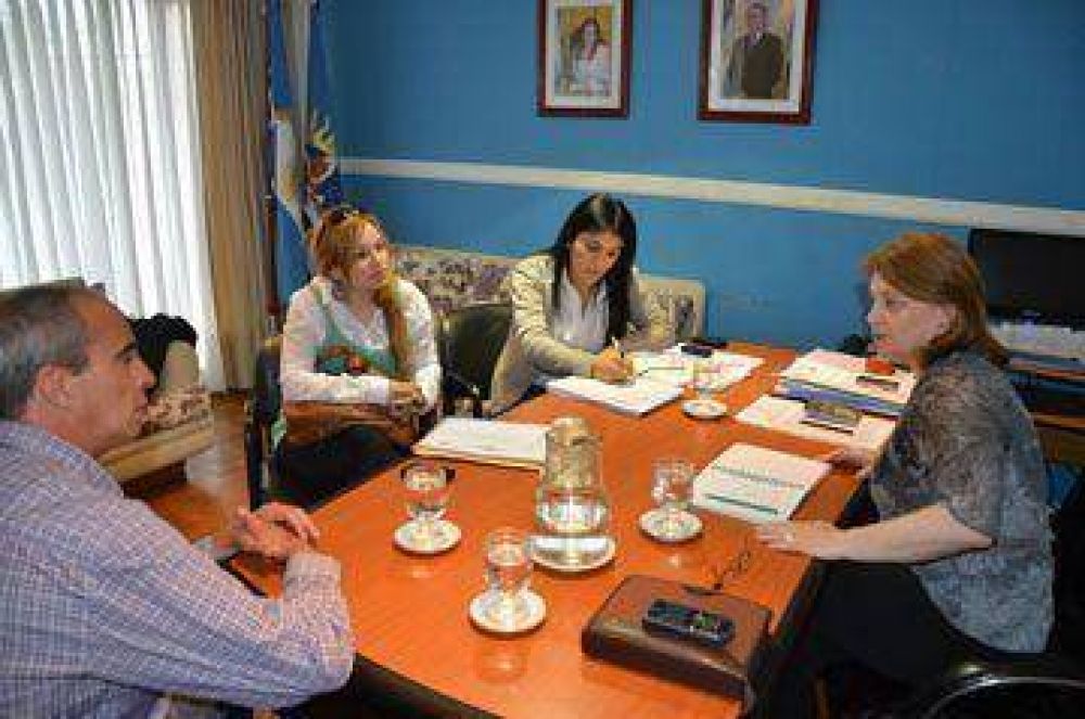 Crean estrategias para mejorar la educaci�n 