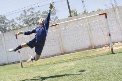 Enrique Landeau: �Me hubiese gustado jugar al f�tbol profesionalmente�