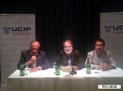 El economista, Arnaldo Bocco, dict� una charla organizada por la Ucip