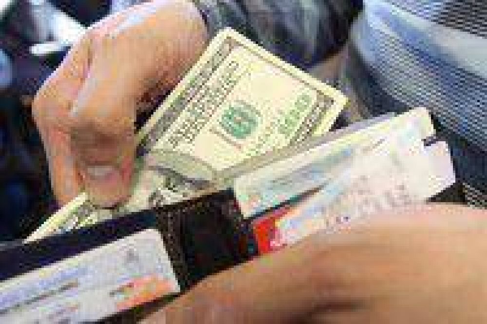 Ya hubo m�s de 50 mil pedidos para comprar d�lares