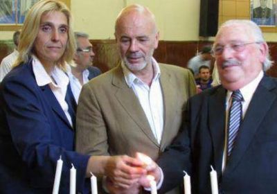 Emotivo acto de conmemoraci�n en memoria de las v�ctimas del Holocausto