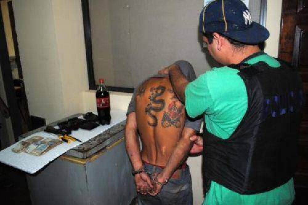 Boquetero ingres� a dos comercios y fue detenido 