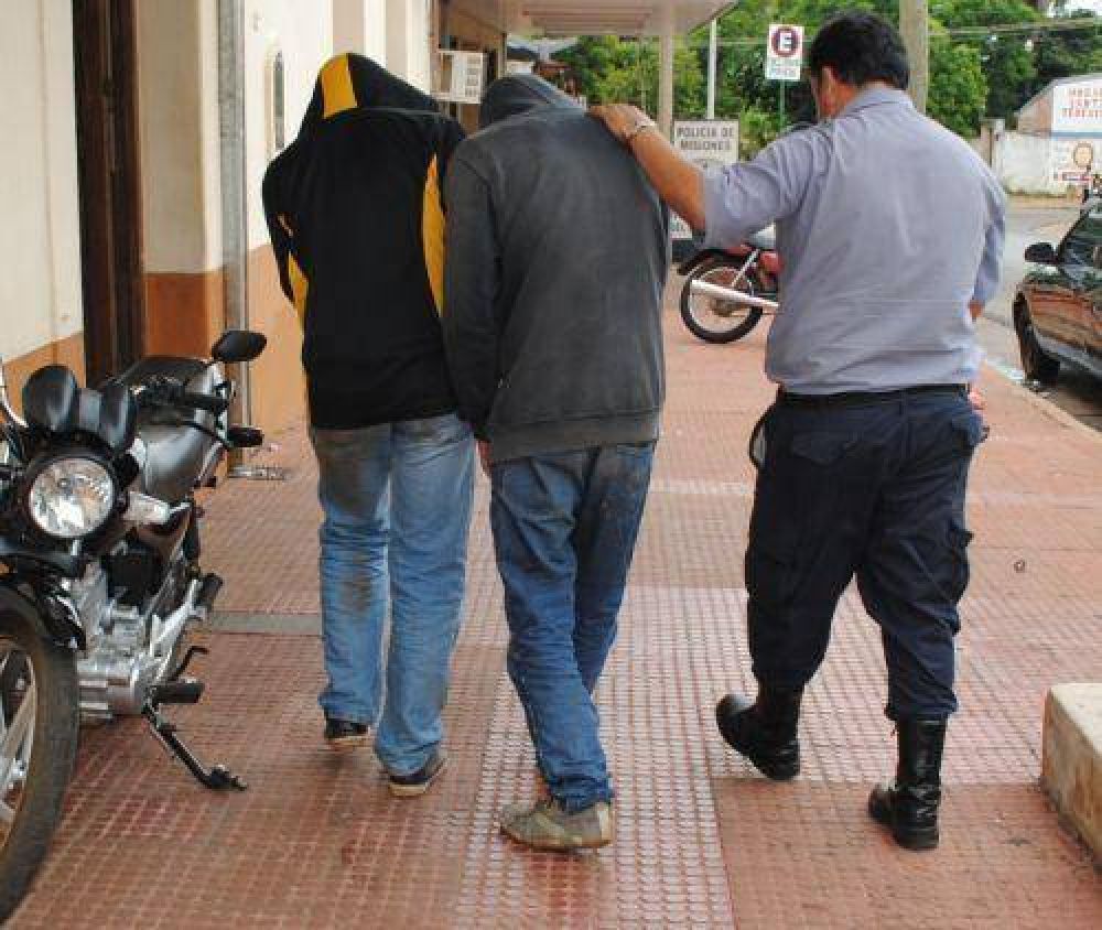 Detuvieron a dos motochorros tras el violento robo callejero a una empleada de comercio 