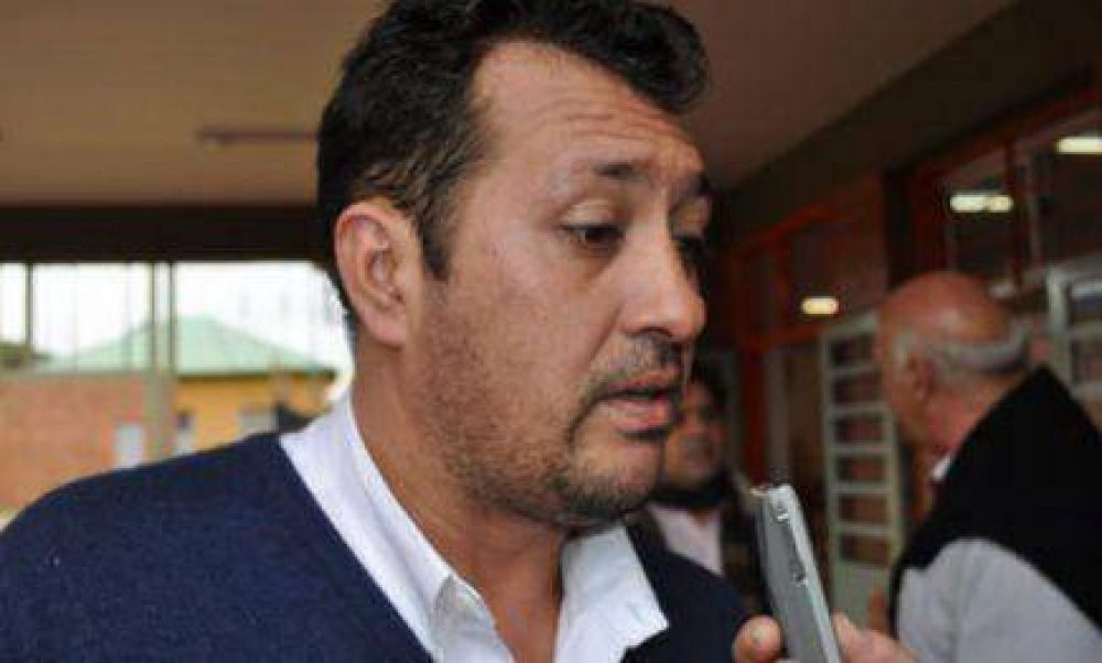 Boletazo en Candelaria: El Intendente deber� reunirse con Zbikoski 
