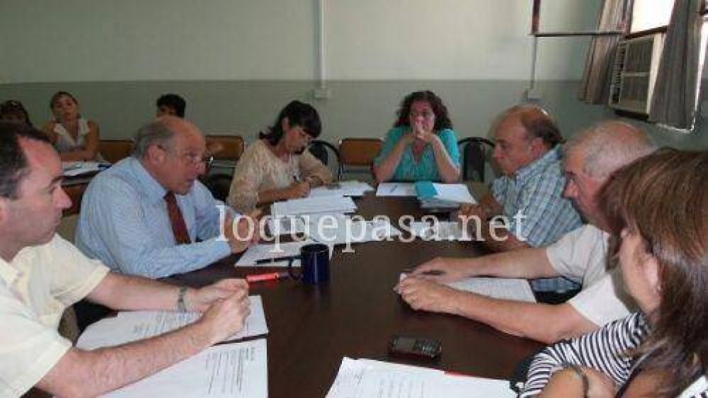 Analizan instalar contenedores en farmacias para depositar medicamentos vencidos
