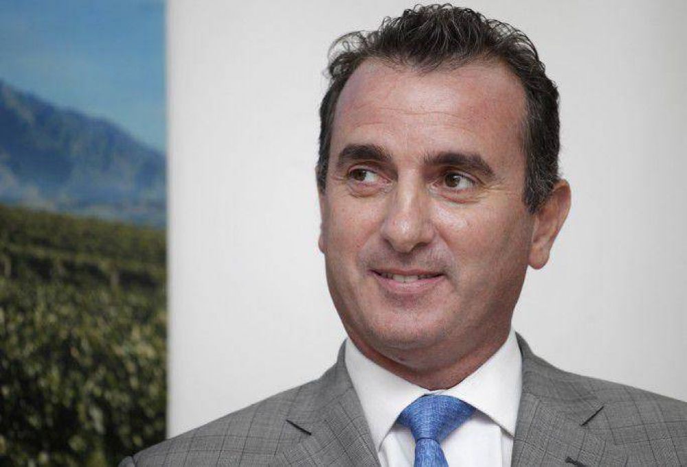 Para eficientizar los fondos p�blicos P�rez congel� el ingreso de personal al Estado