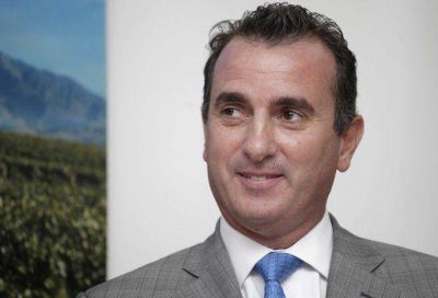 Para eficientizar los fondos p�blicos P�rez congel� el ingreso de personal al Estado
