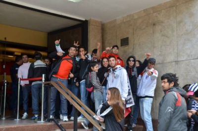 Furor por la llegada de River: se agotaron las entradas populares 