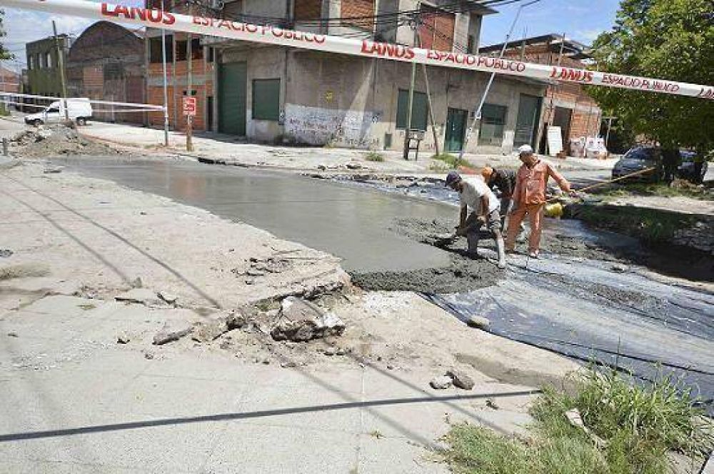 M�S CALLES Y AVENIDAS DEL DISTRITO SON REPARADAS
