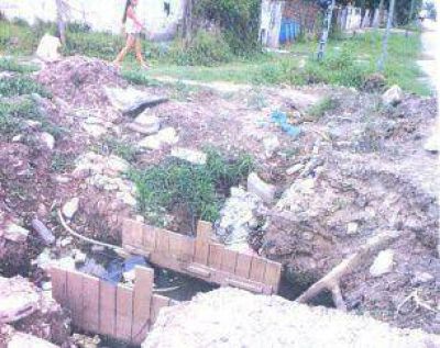 Obra inconclusa de pluviales genera grandes inconvenientes a los vecinos de Kolynos