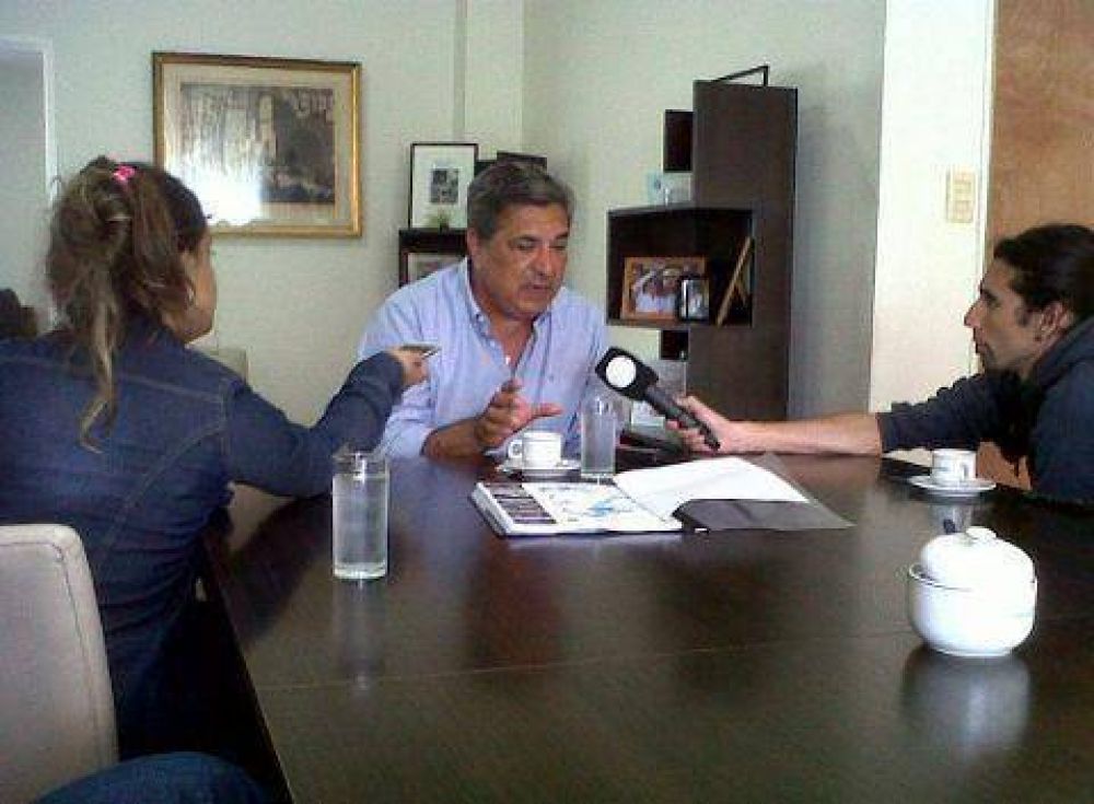 Slezack: �Vamos por un mont�n de obras pendientes y vamos por m�s�