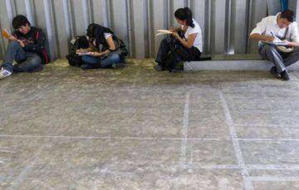 Menos de uno de cada seis j�venes tiene un empleo formal