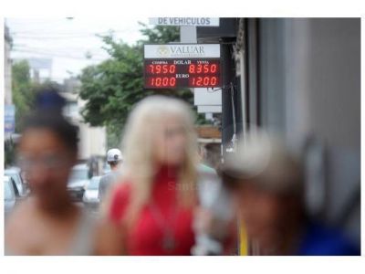 Una casa de cambio y el Banco de Santa Fe vendieron U$D 17.600