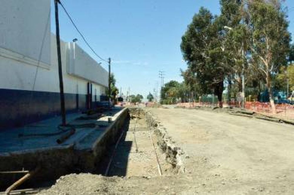 Contin�an los avances en la obra del pluvial de Km. 3 