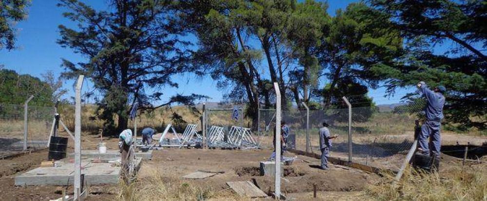Instalaci�n de la nueva antena de AMX en Sierra de la Ventana