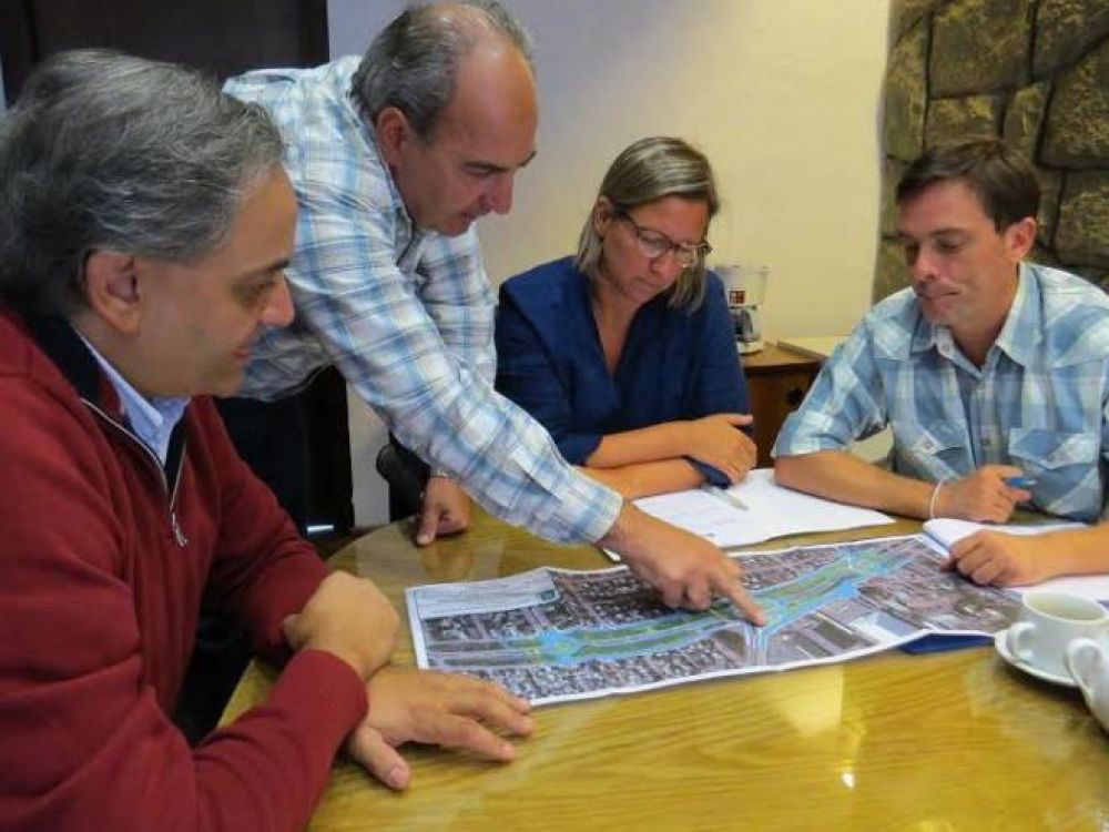 Analizan construir la rotonda de Ruta 40 y Pasaje Guti�rrez 