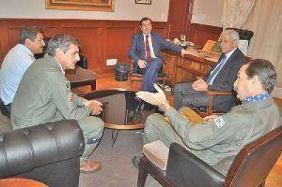 El gobierno provincial recibi� el saludo protocolar de nuevas autoridades de la Fuerza A�rea