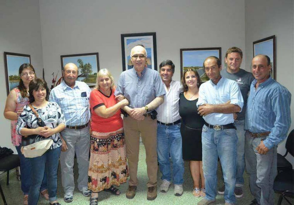 Gorosito recibi� a la comisi�n de apoyo del Centro Educativo para la producci�n total de la Barrancosa (CEPT N� 36)