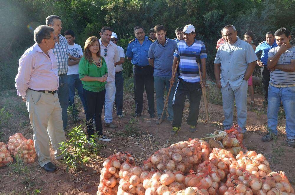 Fruct�fera visita del Gobernador Beder Herrera a Pituil