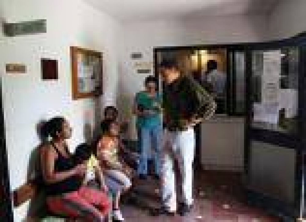 La Plata: Comuna coloc� bot�n antip�nico en los 46 centros de salud del Municipio