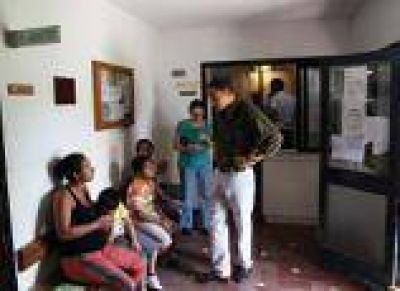 La Plata: Comuna coloc� bot�n antip�nico en los 46 centros de salud del Municipio