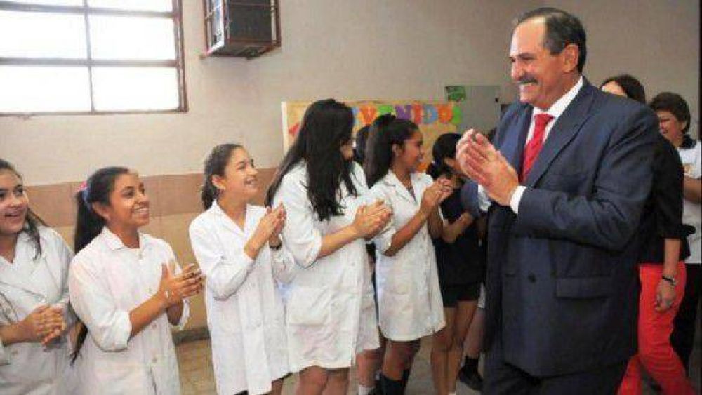 Alperovich: �el d�lar a $ 8 es muy bueno para Tucum�n�