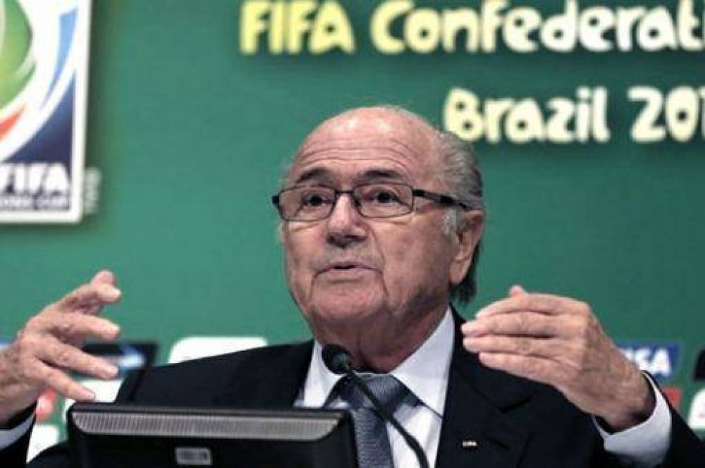 Blatter, duro con Brasil: �Est� m�s atrasado que Sud�frica en 2010�