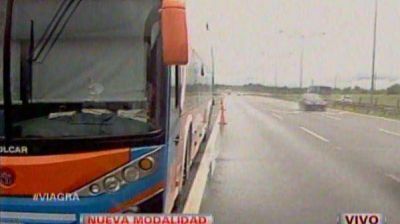 Delincuentes se hacen pasar por pasajeros y asaltan a pasajeros de un micro