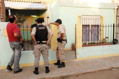 Una pareja asalt� una farmacia y fue detenida despu�s de una persecuci�n 