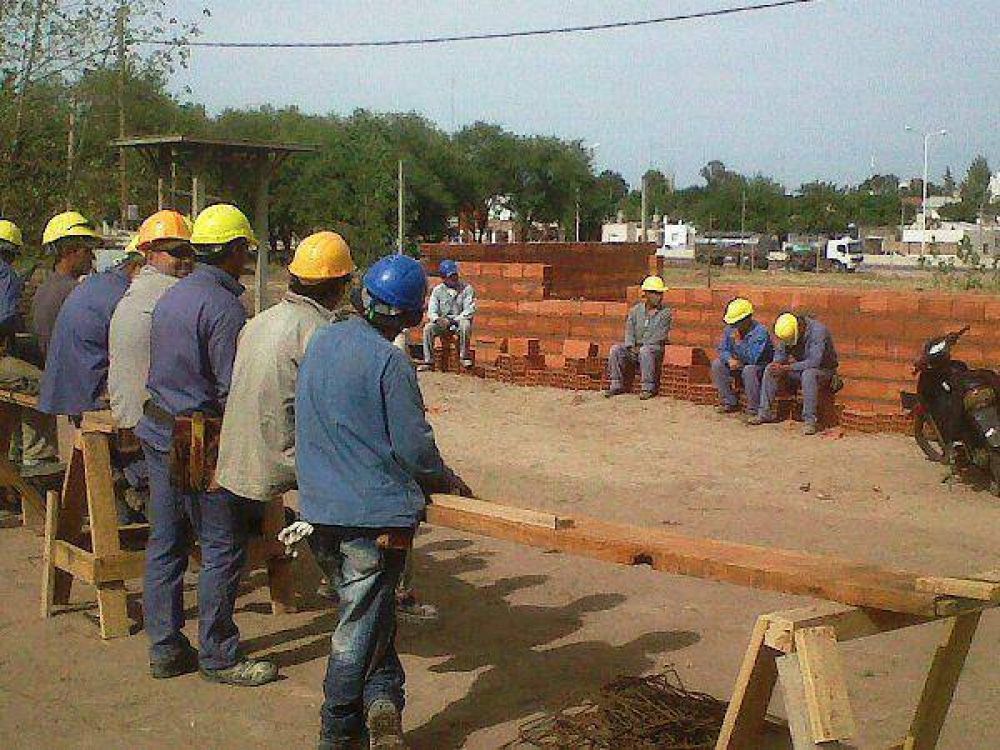 Paralizan 600 viviendas del Procrear 