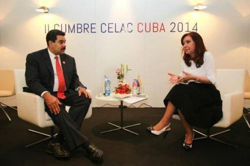 Cristina mantuvo reuniones bilaterales con Mujica, Maduro y Peña Nieto