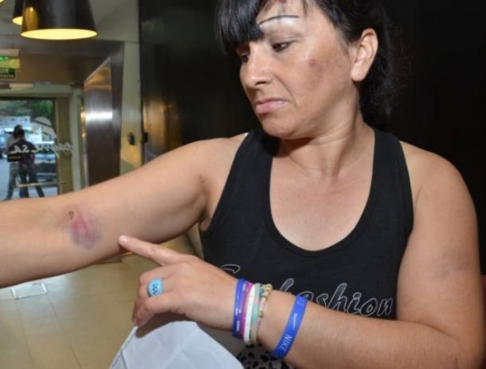 Una mujer denunci� que su familia fue atacada por la Polic�a 