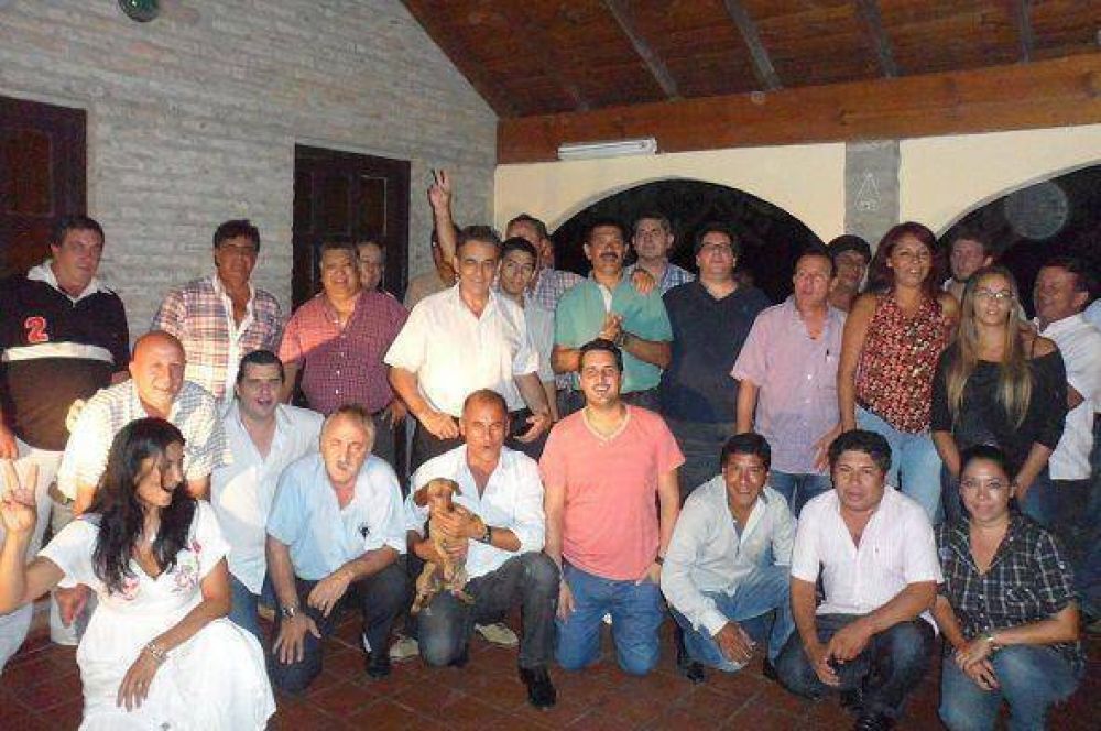 Cariglino junt a sus dirigentes de la tercera seccin en Florencio Varela