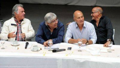 Junto a Macri, Moyano dijo que no admitir� �techos� en paritaria