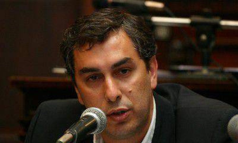D�lar: el Gobierno y la UCR se pelean por el destino de las regal�as petroleras