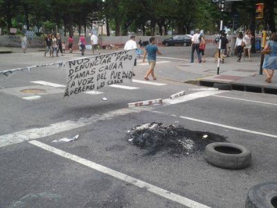 Reclamo por viviendas y caos de tr�nsito