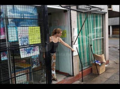 Los atraparon robando un comercio a la vuelta del ministerio de Seguridad